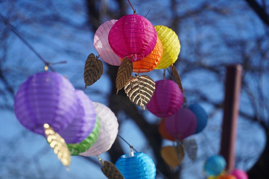 Mehrere Papierlaternen als Inspiration