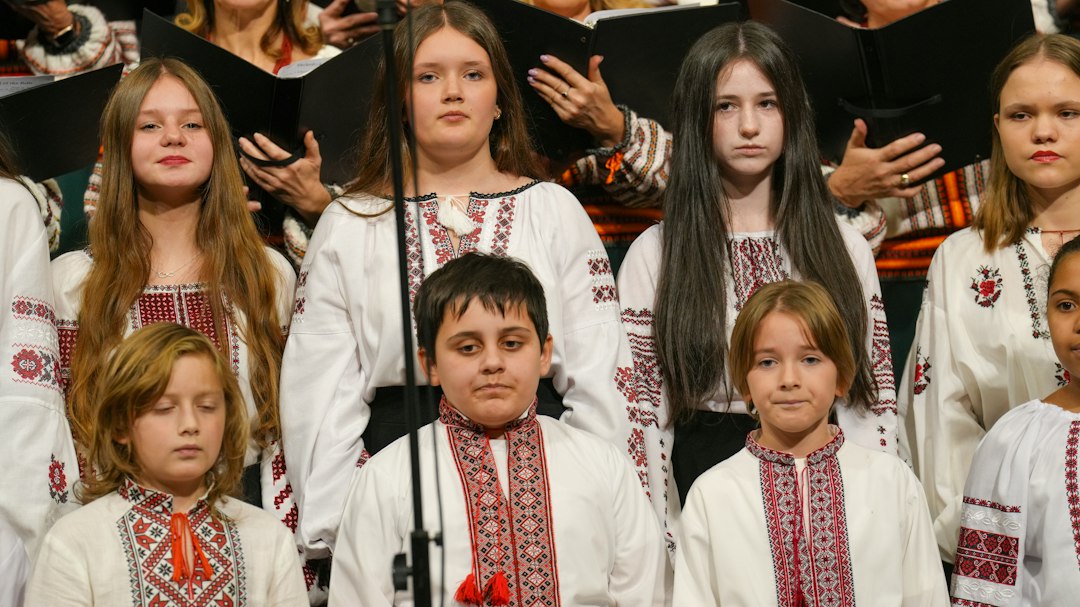 Kinder singen gemeinsam Kinderlieder